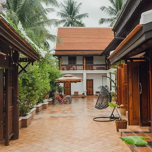 Hotel Ananta
